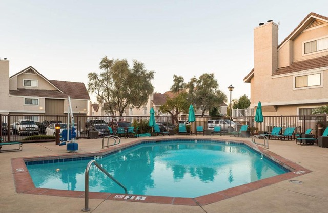 Metro PHX STUDIO KING BED DOWNSTAIRS sleeps 4 modern design best amenities