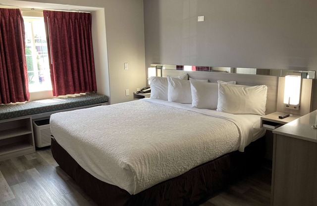 Microtel Inn & Suites by Wyndham Clarksville