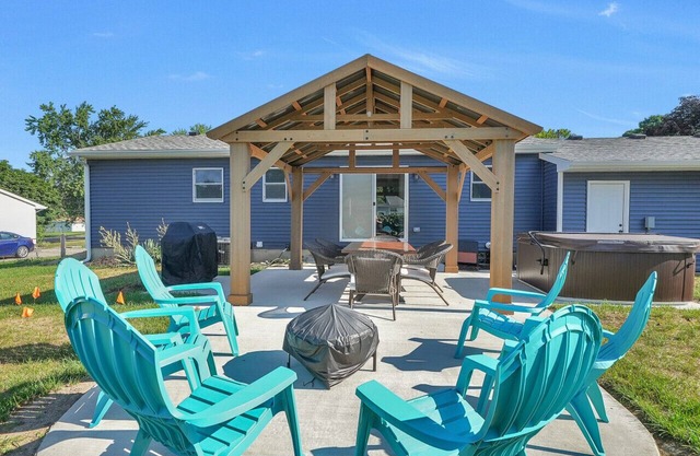 Mid-Century Modern | Hot Tub | Game Room | Fenced Yard | 4BR 2BA | 1800+ SF