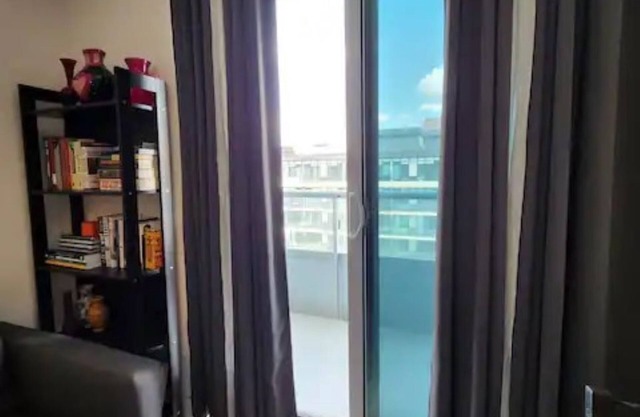 Mid-Term Stay Fully Furnished Condo w/ Free Parking & Gym