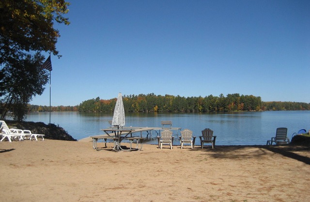 Minocqua 2br Casa del Lago, Playa, y Puerto del barco