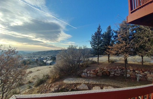 Vistas a las montañas y al valle a minutos de USAFA y Garden of The Gods