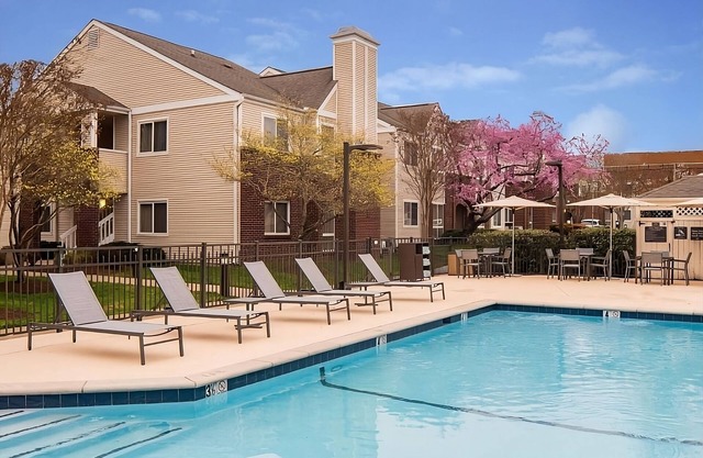 Minutes to The Parthenon Nashville! 2 Pet-friendly Units w/ Free Breakfast, Pool