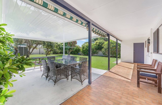 Mirrabooka: 2 BR, 1 BA House in Lake Cathie , Sleeps 6