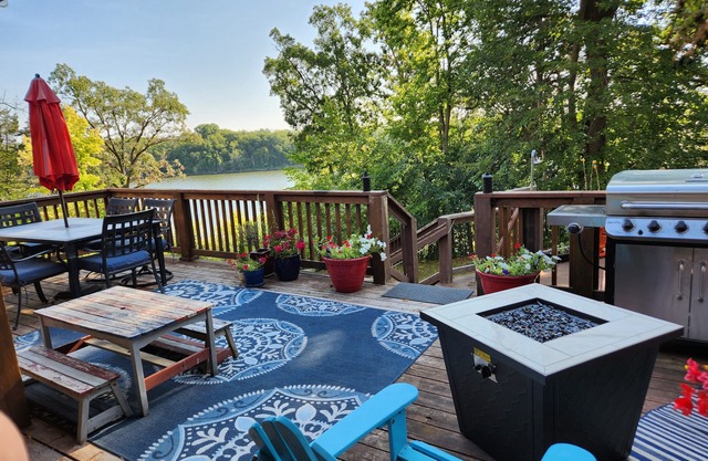 Un retiro idílico, con jacuzzi y vistas impresionantes del río Mississippi