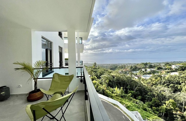 Mititai condo, sea view & pool, the quiet place near the airport