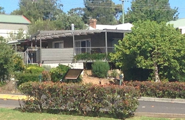 Mittagong Villa Centrale- Vistas al pueblo bañada por el sol