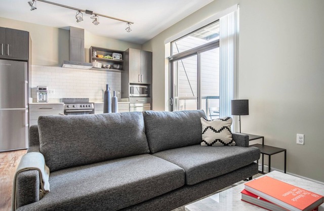 Mod Mount Vernon 1BR w/ Gym, Rooftop, nr. Restaurants, by Blueground