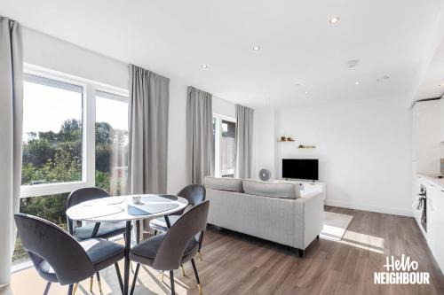 Modern 1 bedroom apartment with parking in Colindale, London