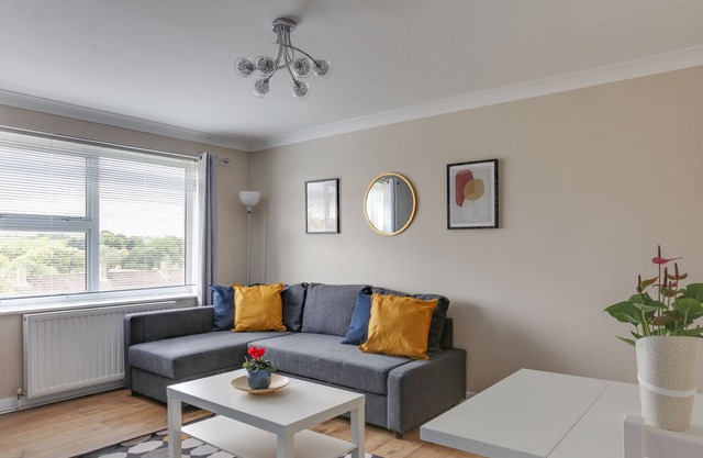 BookedUK: Bright and spacious flat in Harlow