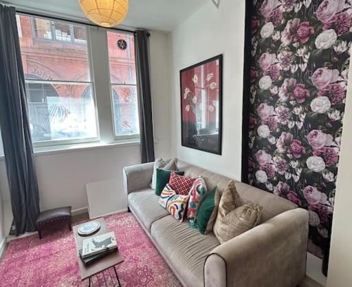 Modern 2 bed apartment in Bristol city centre