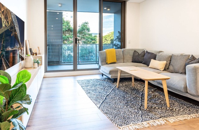 Modern 2-Bed near Local Shops