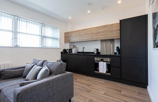 Modern 2 Bedroom Apartment in Bolton