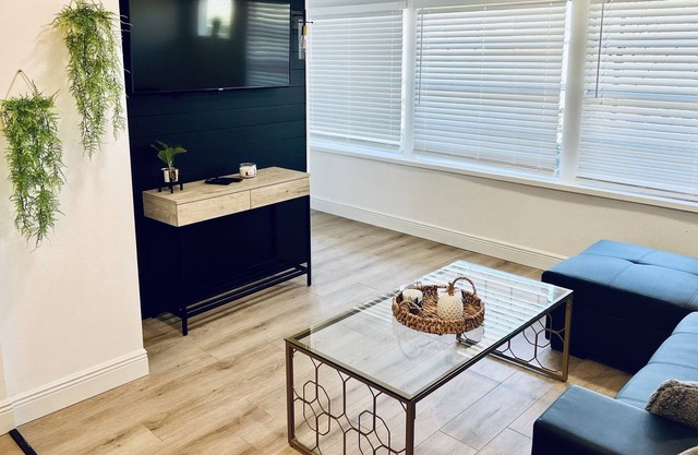 Modern 2B/2B Condo by Disney, Lakes