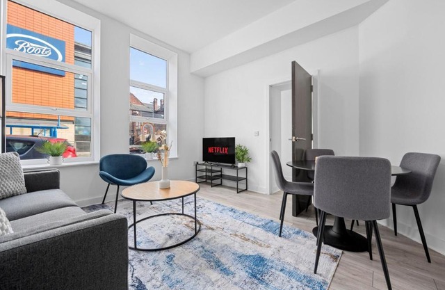 Modern 2BD City Apartment