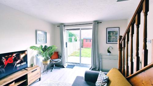 Modern 2Bed House, Free Parking, NR Parkway Station and UWE