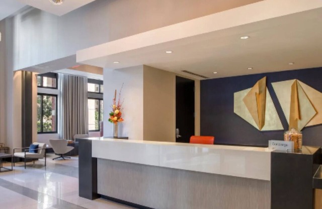 Modern 2BR/2BA Fully Furnished in Rosslyn, Arlington - Prime Location!