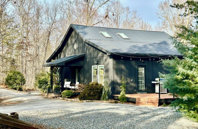 Modern 3/2 Farmhouse Minutes to Tryon International Equestrian Center + Wineries