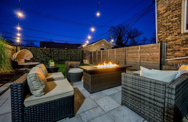 Modern 3-Bed Stay w/ Patio & Firepit, 15 Minutes to Downtown