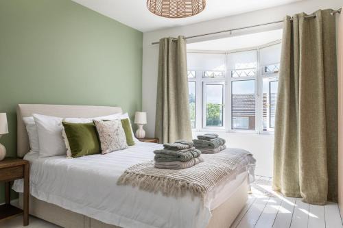 Modern 3 bedroom house Llanrwst less than a 5 minute drive from Zip World Forest