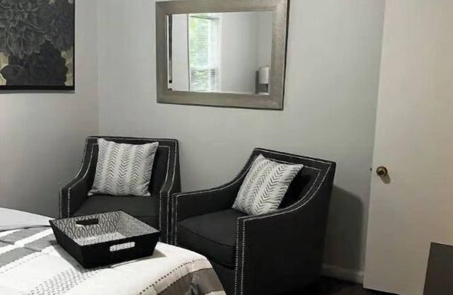 Modern 3 bedroom in the center of it all!!