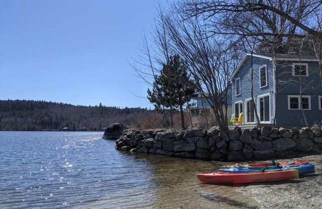Modern 4 season lakefront 4BR, 2BA near Acadia