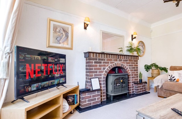 Modern 4BR House, Parking, NEC, Birmingham Airport