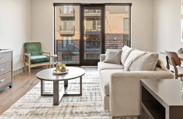 Modern Apartment in Prime Location (ID7314X69)