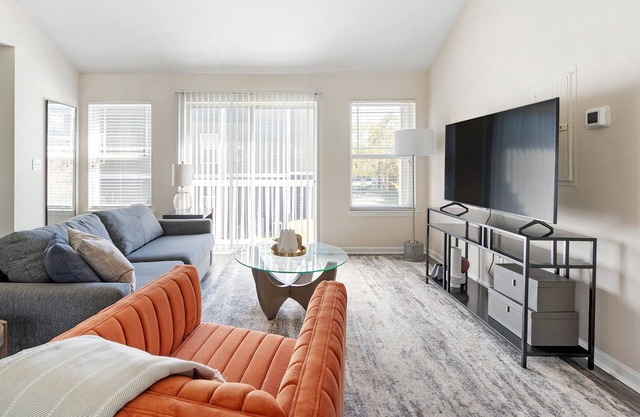 Modern Apartment in Prime Location (ID6690X67)