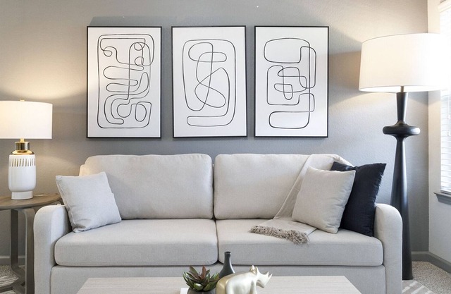Modern Apartment in Prime Location (ID1655X62)