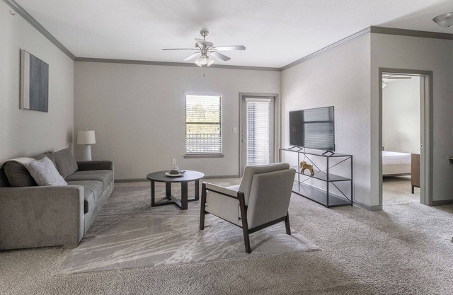 Modern Apartment in Prime Location (ID7763X41)