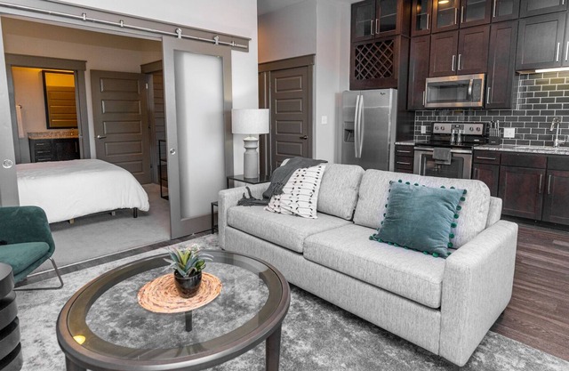 Modern Apartment in Prime Location (ID2255)