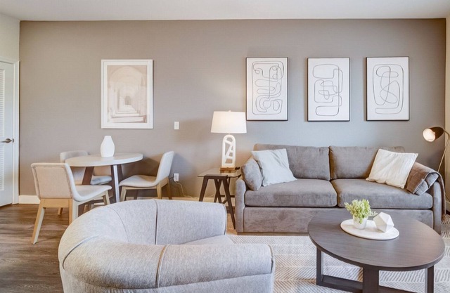 Modern Apartment in Prime Location (ID3881X47)