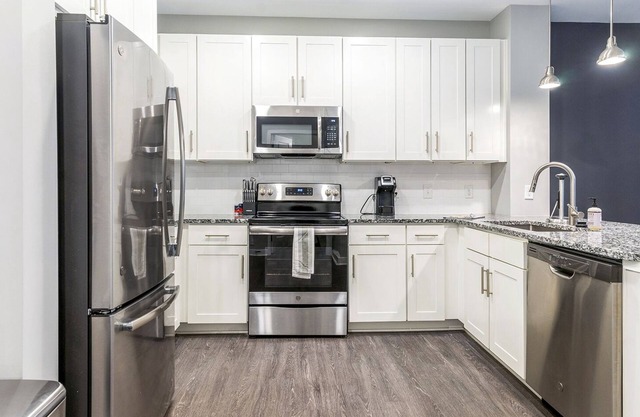 Modern Apartment in Prime Location (ID8112X15)