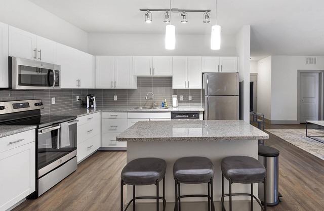 Modern Apartment in Prime Location (ID1403X362)
