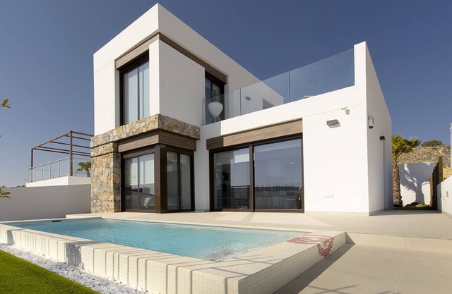 Casa moderna a estrenar de 3 dormitorios con piscina, La Finca Golf, excelentes vistas