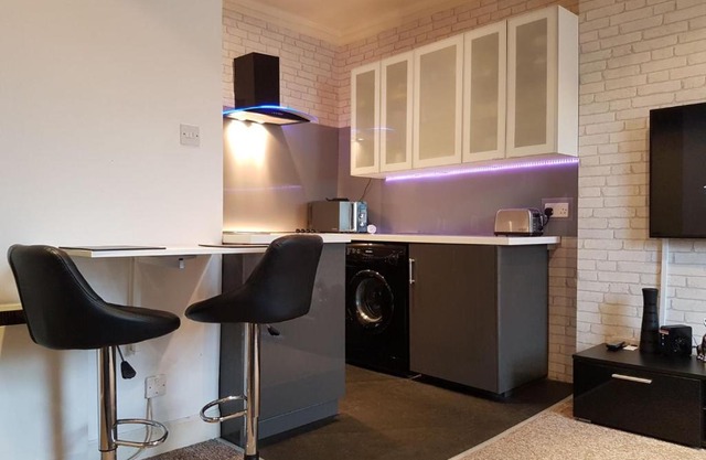 Modern Broughton Apartment - Walk to City Centre and St James Quarter