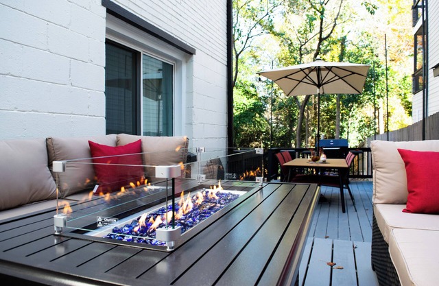Modern Buckhead Duplex 3Br 1Ba - Walk Everywhere! Pet-Friendly