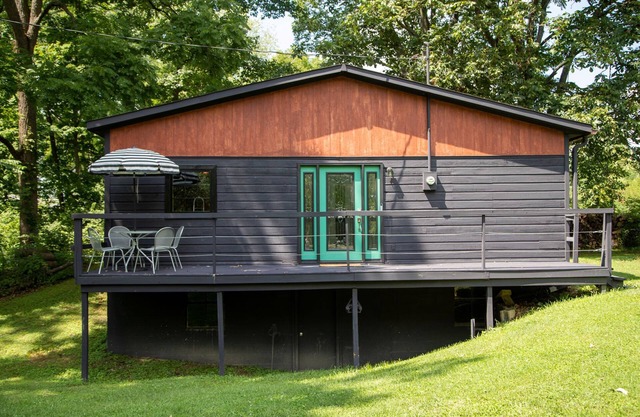 Modern Bungalow- Near Airport/Indianapolis