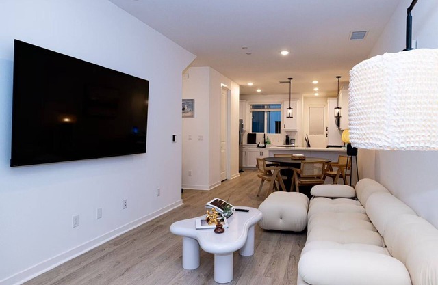 Modern Designer Stay Bright Chic Spacious