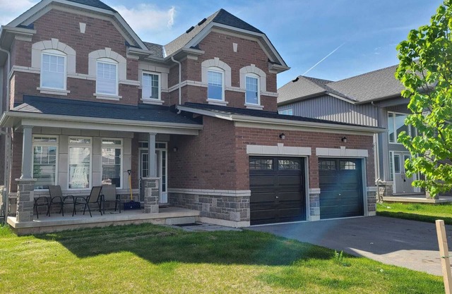 Modern Detached Home backing onto a golf course in Fort Erie