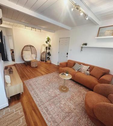 Modern Eclectic 2BR Near Petco, Balboa Park & Zoo