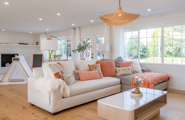 Modern Farmhouse on 1 Acre | Steps to Park | w/ Spa