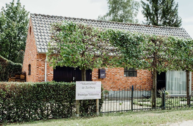 Moderna casa de vacaciones en Valkenswaard con jardín propio