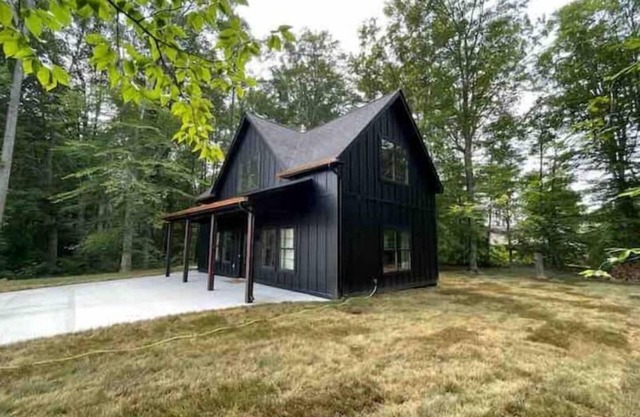 Modern Home in Russell Springs