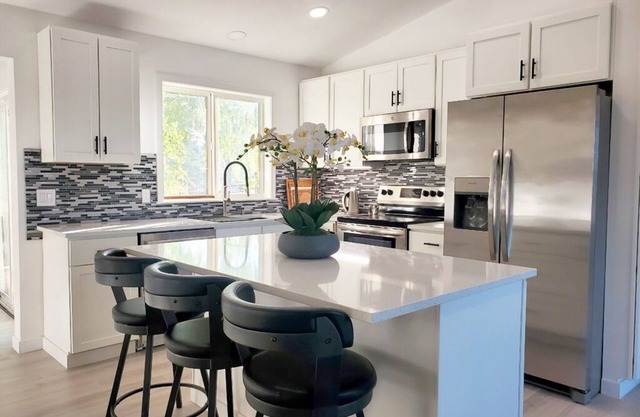 Modern Home with Game Room, Private Yard, Epic Views, 5B Sleeps 8+