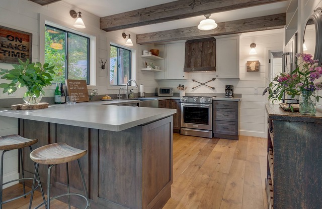 Modern Homewood Cabin