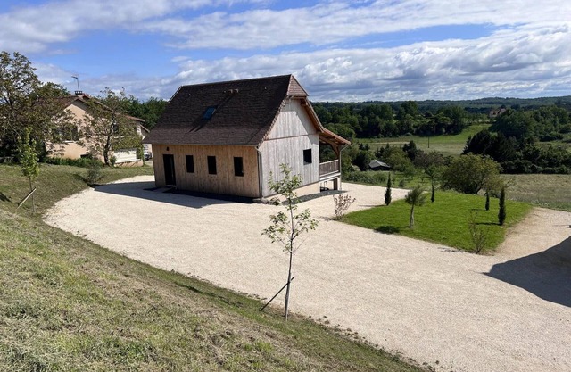 Casa moderna con WiFi, admite mascotas, parking y aire acondicionado en Périgord Verde