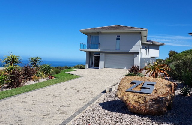 Lodge moderno con impresionantes vistas panorámicas de 180 ° del Ocea indio