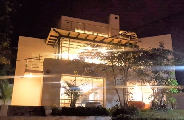 Casa Moderna con vista al mar, con piscina privada